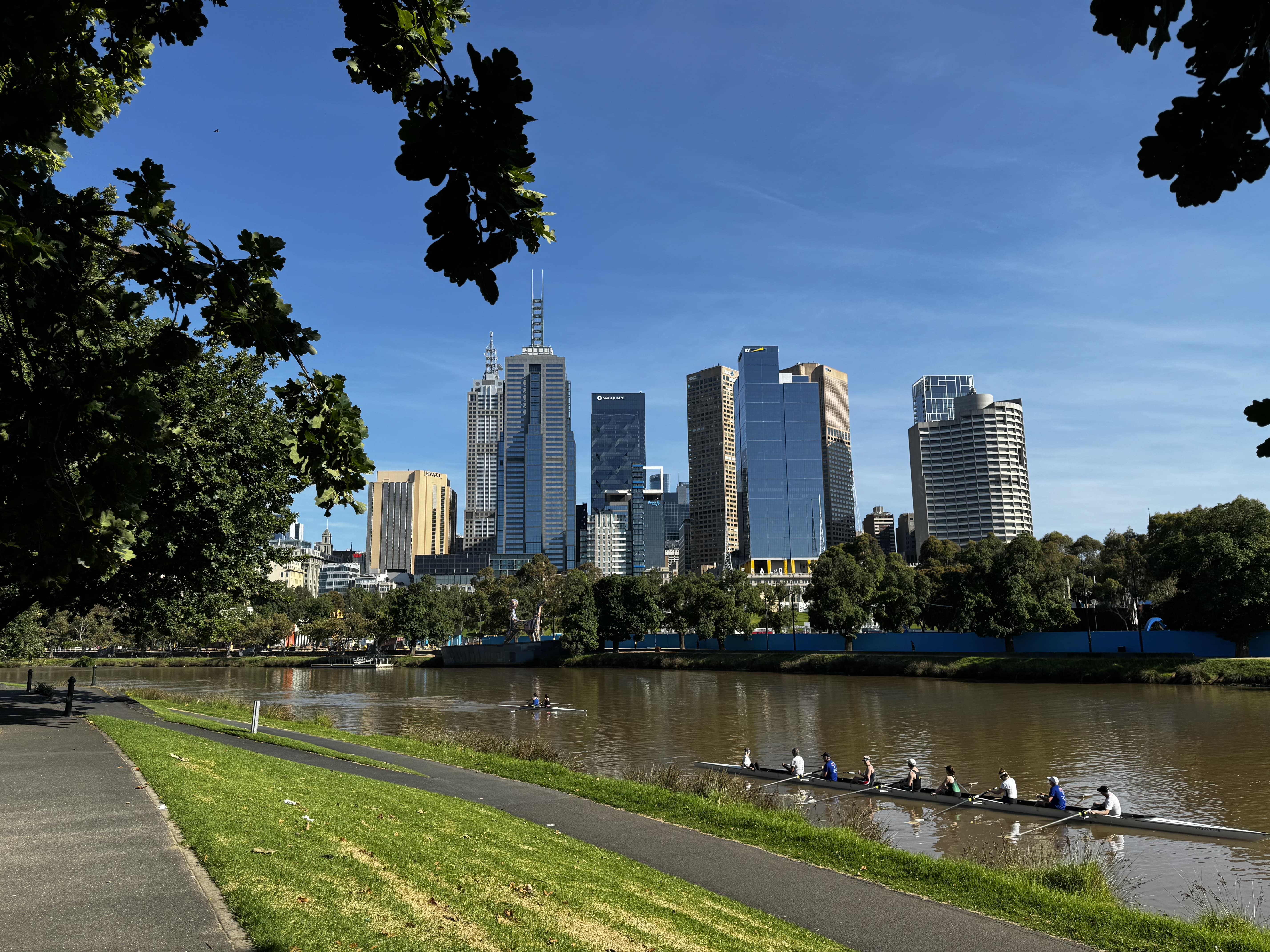 A photo of Melbourne and its skyline.